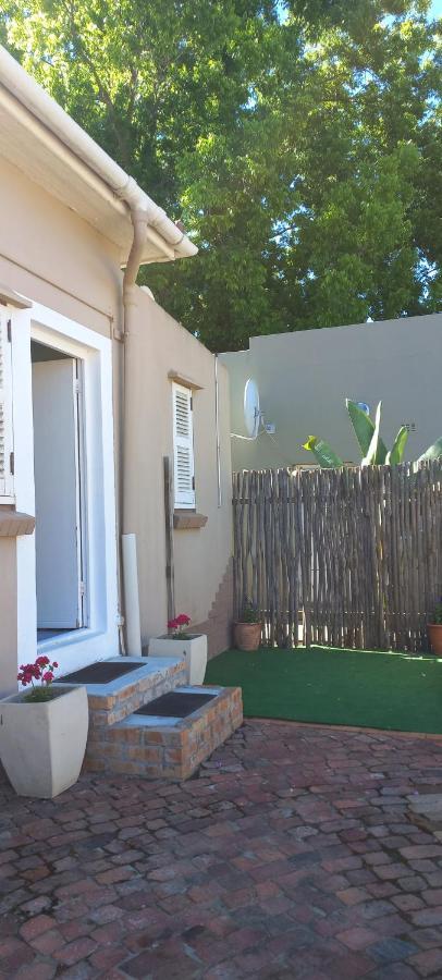 Peony Luxury Room With Wifi And Own Entrance Stellenbosch Exterior photo
